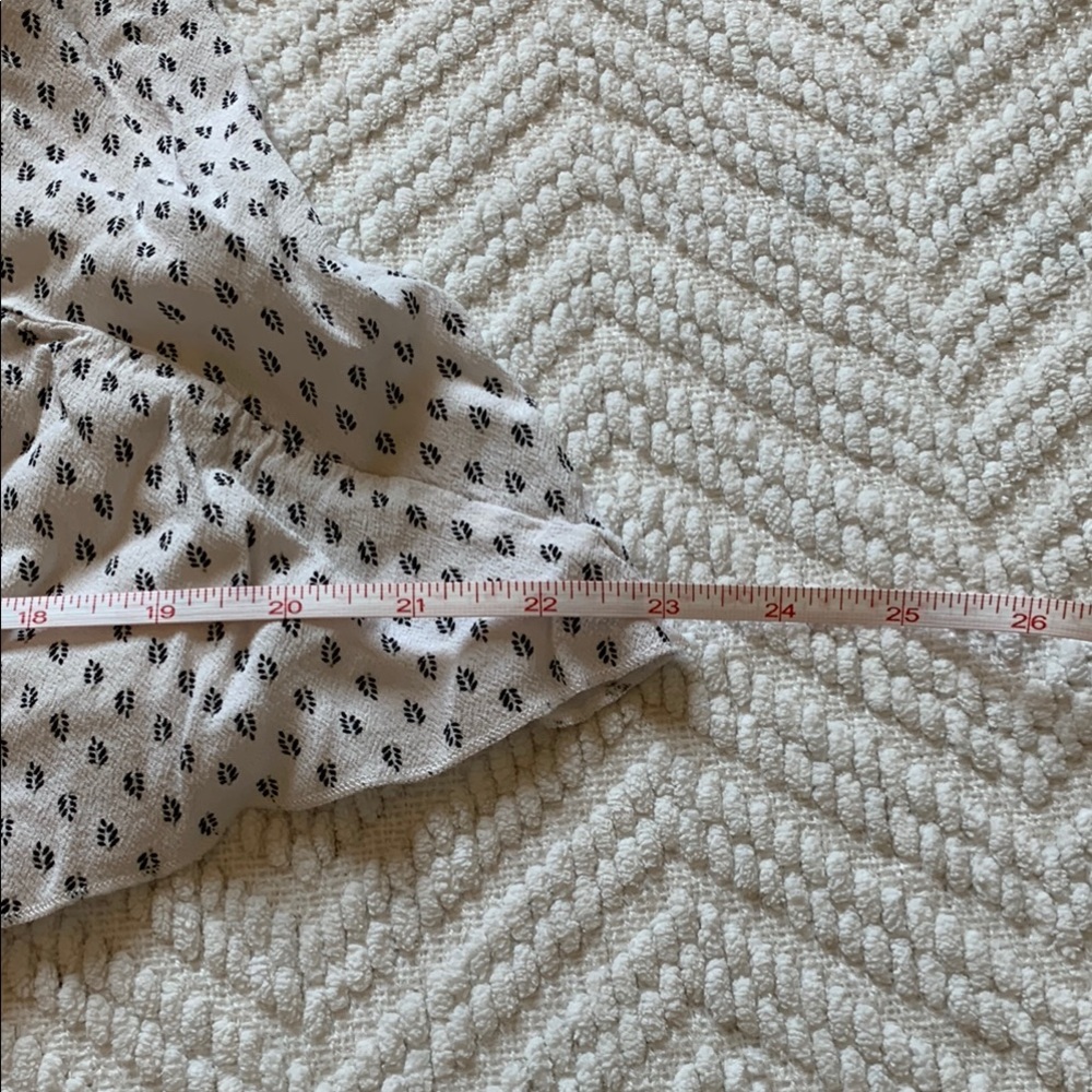 π White Patterned Skirt - Picture 8 of 9